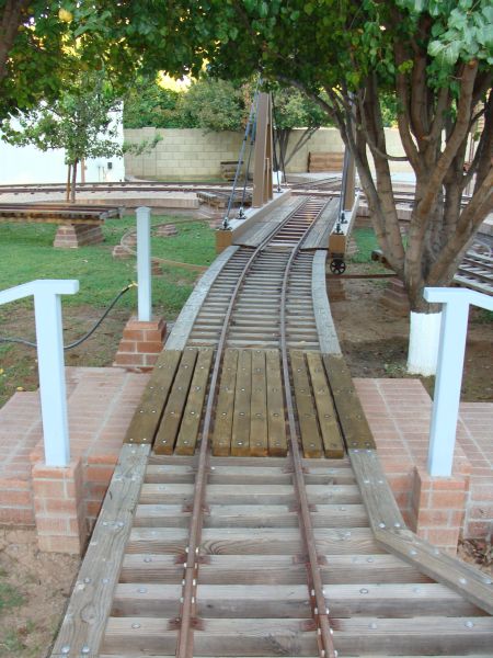 Trestle walkway