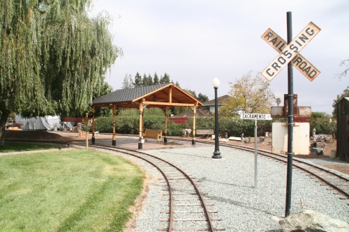 Loading Platform & Signs